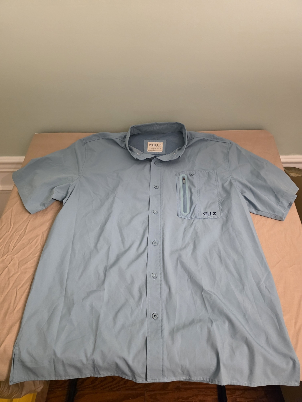 GILLZ Men's Short Sleeve Casual Button-Down Shirt in Light Blue